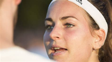 Door doelpunten van caia van maasakker, nog twee keer matla en felice albers liep oranje nog verder uit. Eva de Goede is beste hockeyster van de wereld | NOS ...