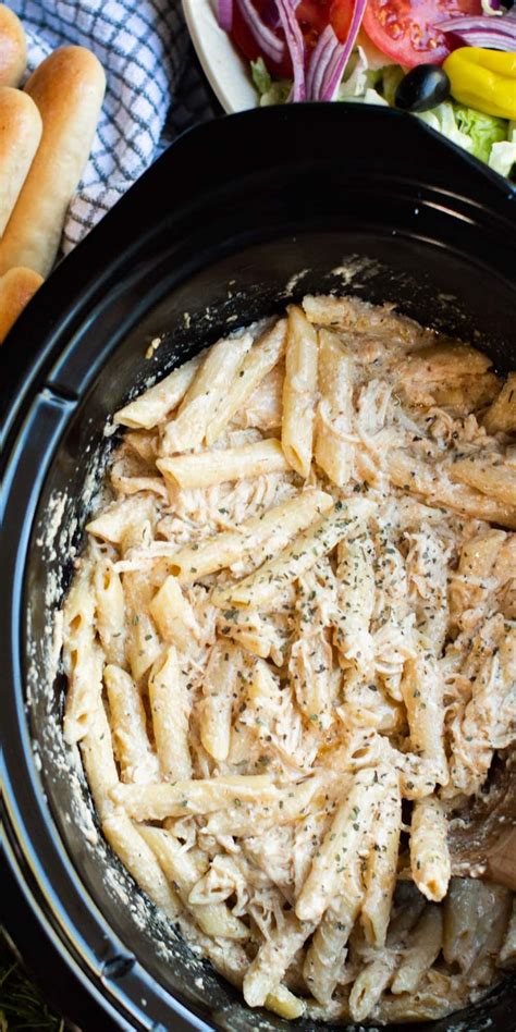 Olive garden smoked mozzarella chicken and penne pasta. Slow Cooker Olive Garden Chicken Pasta | Recipe | Crockpot ...