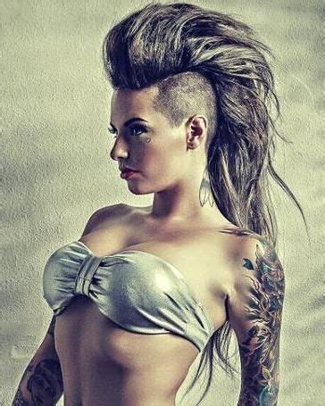 Shaved hair sides long top female. 1000+ ideas about Long Hair Mohawk on Pinterest | Mohawks ...