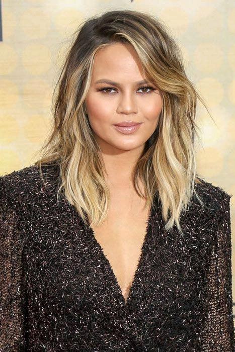 Chrissy teigen gets another major hair makeover. Chrissy Teigen Hair, Hairstyle, Haircut, Hair Color ...