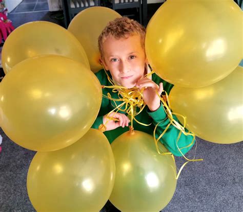Tantrums To Smiles: Zuru Bunch O Balloons Self Inflating Party Balloons **REVIEW & GIVEAWAY**