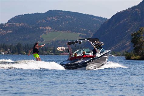 Cedar cabin is the only cabin in the finger lakes with a fenced in backyard for your dog(s)! Okanagan Cabins for rent - lake front resort private beach