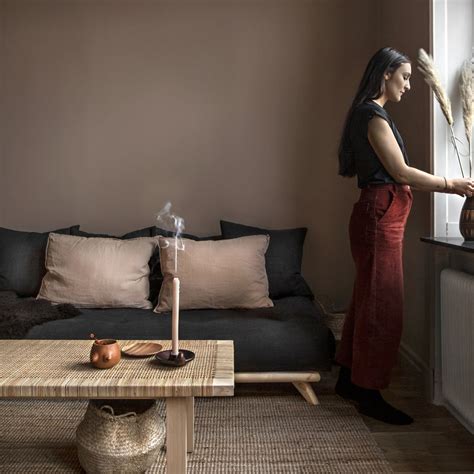 Roter grundton, kleine weisse kreuze. Senza Sofa von Karup Design | Connox