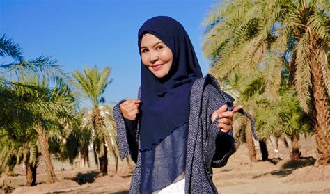 Produk jamu ratu malaya tidak ada di kedai jamu. C'Ta Jamu Ratu Malaya : Khimar Bonda Double Layer-Blue Black