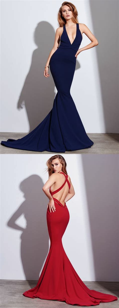 Misez sur une longue robe bustier, à la coupe fluide et osez même le headband à dentelle. 1001+ Idées pour une robe longue moulante + comment la ...