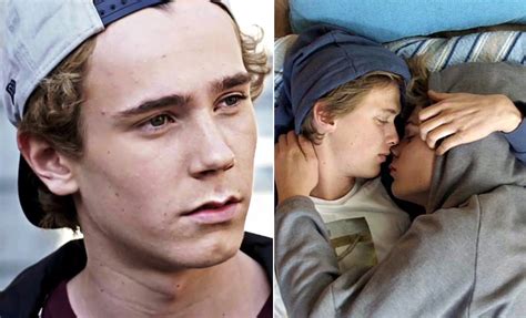 And the third season's plotline between even (henrik holm) and isak (tarjei sandvik moe) is unmissable. Tarjei Sandvik Moe tar över tredje säsongen av "Skam ...