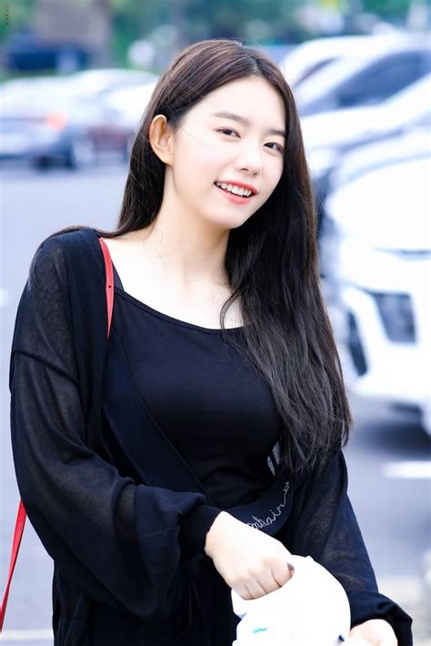 Kim so hye is a south korean idol singer and actress signed under s&p entertainment. 김소혜 - 걸그룹/연예인 - 움짤저장소