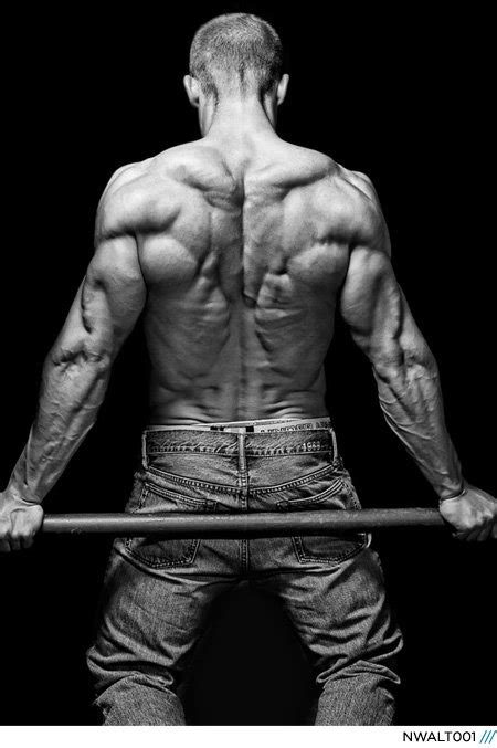 Many people, especially men, are very interested about training their back muscles. We 'Mirin Special Edition: Back Attack