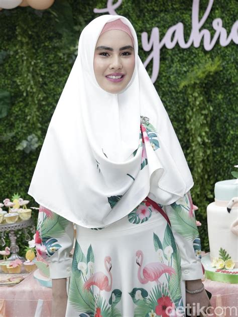 Manakah nama anak muslim yang jadi favorit anda? Kartika Putri, Luna Maya, Saleem 'Iklim' hingga Pengasuh ...