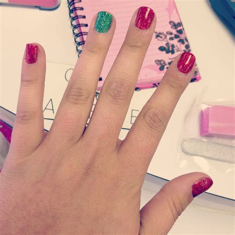 Christmas nails! Green glitter on ring finger and red ... Apply a base coat and apply latex around your nail.