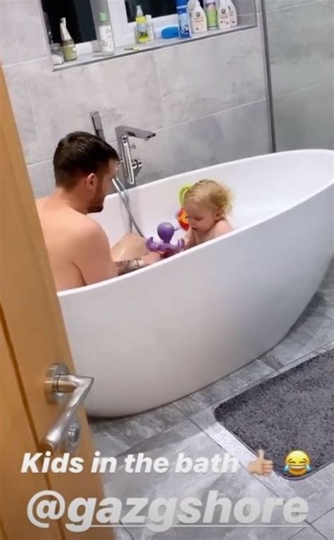 I feel terrible and now i am worried it's going to make her poorly. Gaz Beadle accidentally flashes privates in bathtime snap ...