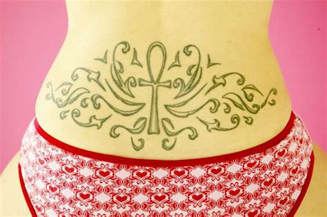 Sowohl männer als auch frauen in dänemark stimmten stark für einen natürlichen riechenden liebhaber im bett. Flaute im Bett: Das sind die schlimmsten Lustkiller ...
