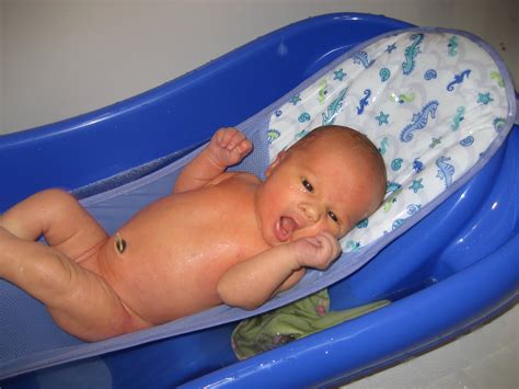 Helping with bath time in the nicu is a great way to bond with your baby and can help prepare you to take your baby home. The Rosenvalls...: We're Home