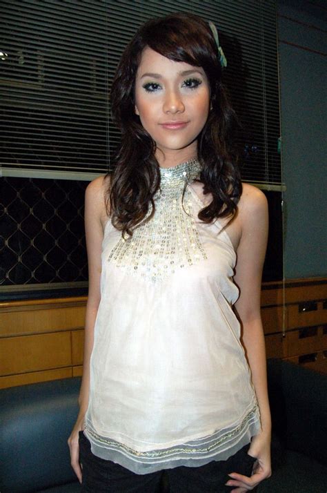 Maybe you would like to learn more about one of these? KHUSUS FOTO ARTIS: foto sexy Bunga Citra Lestari