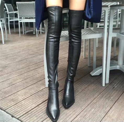 Complétez votre dressing grâce à notre sélection de bottes cuissardes stylisées ! Nouvelle Hiver de mode Femmes noir en cuir Cuissardes ...