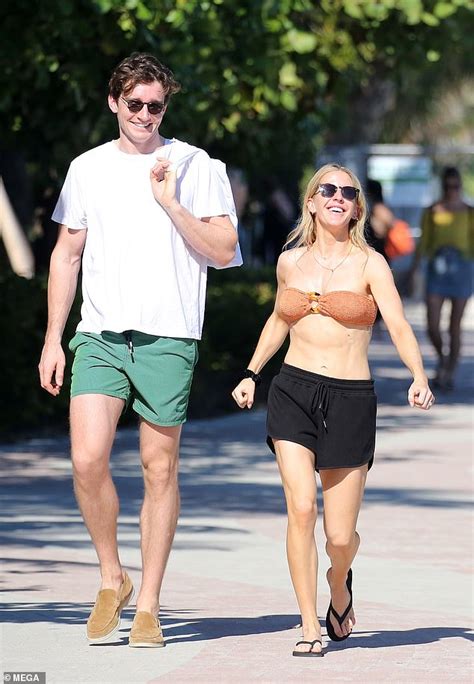 The lights singer, 32, married her longtime boyfriend, art dealer caspar jopling, saturday in north yorkshire, england, people confirms. Ellie Goulding shows off toned abs in bikini with her ...