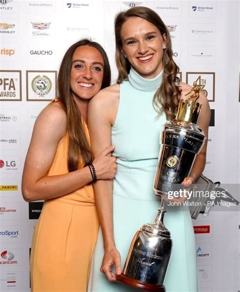And the lionesses heroine will don arsenal's famous no 14 jersey, a shirt worn by club legend and lethal finisher henry. Vivianne Miedema celebrating her PFA Player of the Year ...