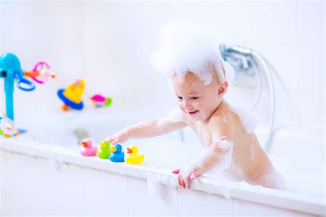Why to choose the best baby bath tubs in india is important? 5 Best Safety Tips for Babies and Toddlers at Tub Time ...