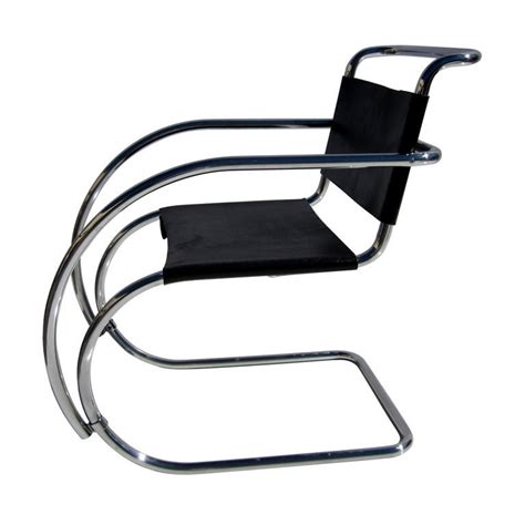 The mr armchair, still made to his specifications, is perfectly balanced, featuring the material innovation and lack of ornamentation that epitomize the international style. Early MR Armchair by Ludwig Mies van der Rohe at 1stdibs