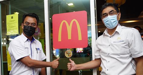 lembaga makna lembaga di kbbi adalah: McDonald's® Malaysia | McDonald's Malaysia Menerima Sijil ...