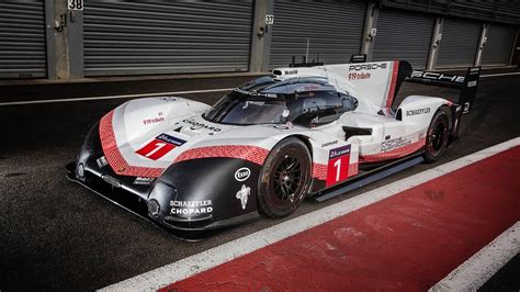 Approximately 60% of kinetic energy produced under braking was recovered by its front kinetic energy recovery system, and. Noticia - Oficial: El Porsche 919 Hybrid Evo bate el ...