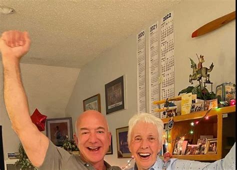 Maybe you would like to learn more about one of these? Une Américaine de 82 ans s'envolera avec Jeff Bezos dans l ...