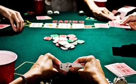 Règles du Poker : Comment Jouer au Poker en 2022 (Guide)