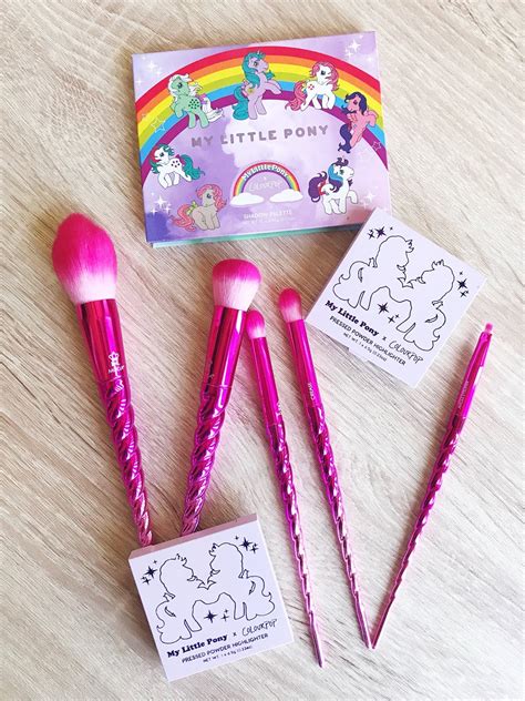 UNICORN BRUSHES / SALLY BEAUTY