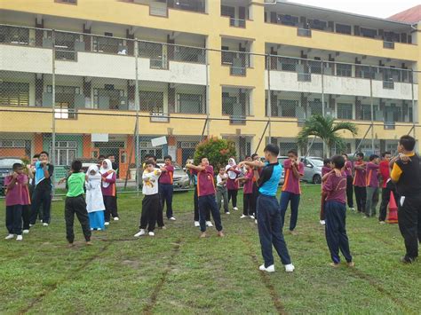 Biasanya disetiap pergantian tahun di jam gadang bukit tinggi akan selalu dihiasi oleh kembang api yang sangat indah, hiburan. Specialkids SMK Bukit Baru: Sukan pendidikan khas -SMK ...