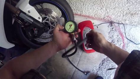 Psi, bar, kpa, and kg/cm2. Checking tire pressure with Joe's Racing tire gauge and ...