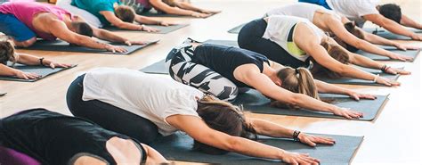 Finde zu mehr beweglichkeit und entspannung. Beginning Yoga Class Near Me - Yoga For You