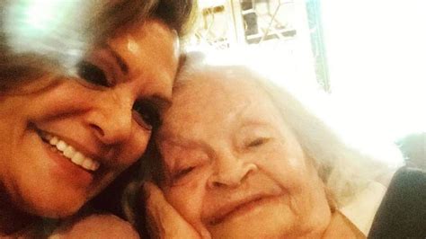 Intimamente ligada ao sporting, clube que apoiava incodicionalmente, até pelas roupas que vestia e pelo cabelo com madeixas sempre verdes. Morreu a actriz Maria José, mãe de Rita Ribeiro — dnoticias.pt