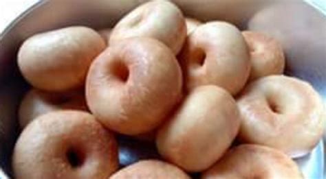 Lagi belajar bikin bolu alhamdulillah sekarang dah bisa walau dulu sering gagal ehehe Bolu Mentega 5 Telur Tanpa Sp Dan Bp / Resep Bolu Jadul ...