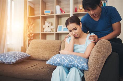 Kata kata buat mantan yang penghianat dan kata kata sindiran ke mantan. 65 Kata-Kata Sindiran buat Suami yang Menyakiti Hati Istri ...