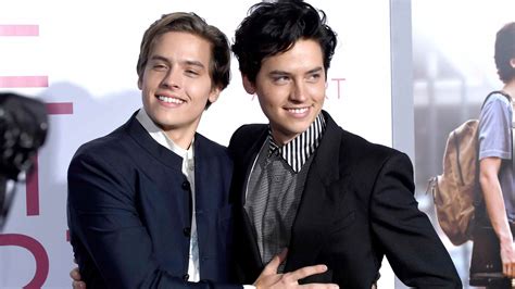 In his early career, he appeared in various projects alongside his twin brother dylan sprouse. Dylan y Cole Sprouse encontraron a su hermana gemela ...