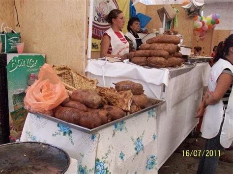 It s claimed that this mexican sausage was made in the past with brains as it was originally called the brain sausage (rellena de sesos), but there is no proof of it today. Mercado Municipal - Tenancingo, Estado de Mexico ...