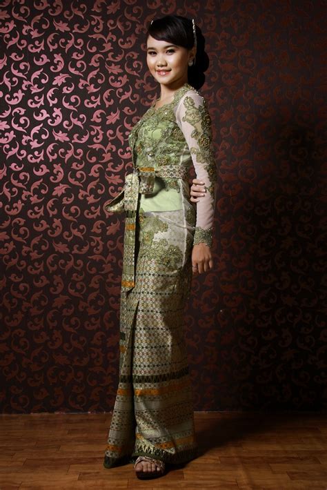 Последние твиты от kebaya bali (@kebaya_bali1). Amelie ButiKebaya: Kebaya Hijau model Bali