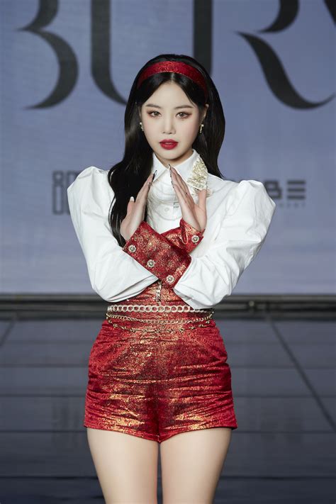 More ideas from 수진 남. '학교 폭력 의혹' (여자)아이들 수진, 활동 잠정 중단 - 민중의 ...