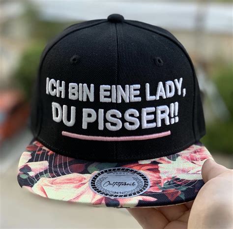 Periodista formada en prensa escrita, pero hoy estoy del otro lado de la fuerza. Snapback Ich bin eine Lady, du Pisser, flower ...