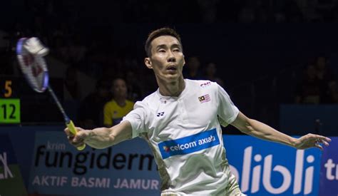 Malaysian badminton player lee chong wei reacts during a news conference to announce his retirement in putrajaya, malaysia june 13, 2019. Malaysian badminton star Lee has nose cancer | Inquirer Sports