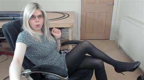 Busty brunette milf puts fingers under her pantyhose and pleasures herself on the couch. Crossdressing in Wolford Pantyhose Livestream - YouTube