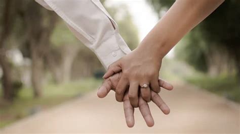 Kebingungan dalam mencari untaian kata cinta ? 15 Kata Kata Melamar Wanita Romantis yang Menyentuh Hati ...