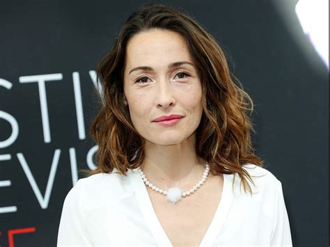 Her older sister élodie hesme and younger sister clotilde hesme are also actresses. INTERVIEW. Annelise Hesme : ''Quelqu'un de très proche de Nina... - Télé Star