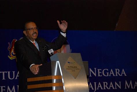 Tan sri mohd zuki bin ali, ketua setiausaha negara pada 26 januari 2021 (selasa), jam 2.30 petang melalui saluran media rasmi rtm dan bernama datuk md arif bin mahmood naib presiden eksekutif dan ketua pegawai eksekutif (hiliran), petronas melawat kompleks bersepadu pengerang (pic). MAJLIS RAMAH MESRA KETUA SETIAUSAHA NEGARA BERSAMA WARGA ...