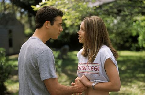 Local boy ryan dunne, now a pitcher for boston college, meets and falls in love with tenley parrish, the daughter of a wealthy couple who summer on the cape. WarnerBros.com | Summer Catch | Movies