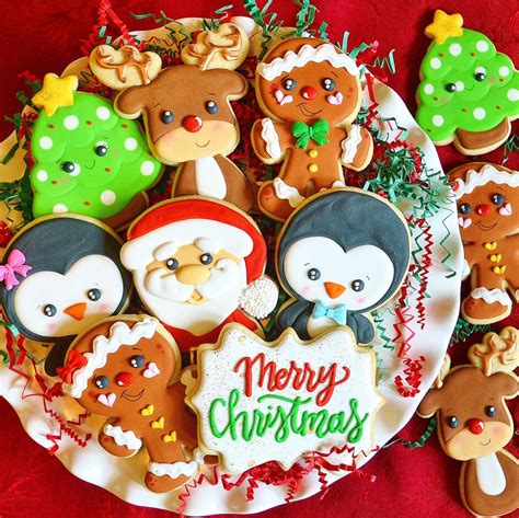 These christmas sugar cookies decorated with royal icing are cutest. Christmas Cookies | Christmas cookies, Cookie decorating, Sugar cookie
