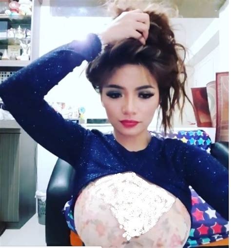 Dinar candy mengatakan sebaiknya netizen jangan langsung berpikiran negatif tentang apa yang diminta dinar candy. Pamer Payudara di Instagram, Pedangdut Ini Dinasihati ...