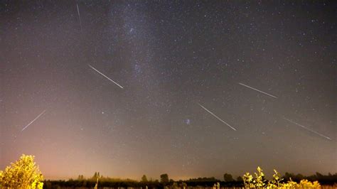 Zum maximum flammen über hundert sternschnuppen in einer stunde auf, darunter auch sehr helle exemplare, so genannte. Sternschnuppennacht im August 2020: Hier sehen Sie die ...