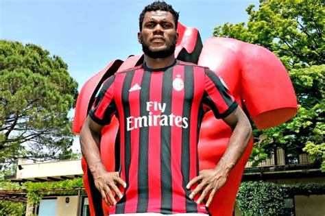 Maybe you would like to learn more about one of these? Calciomercato Milan, ufficiale: preso Franck Kessié dall ...