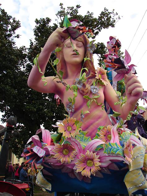 How to build a mardi gras shoebox float. File:Float Woman Flowers Mardi Gras 2009.jpg - Wikimedia ...